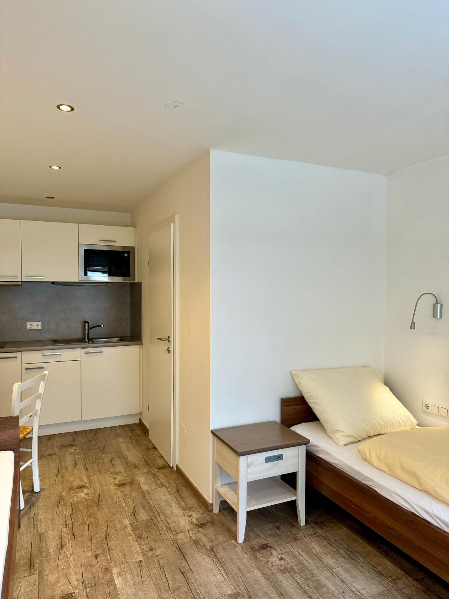 Skill Mountain Lodge - Ski Und Bike Hostel Im Sommer Mit Joker Card 萨尔巴赫 外观 照片