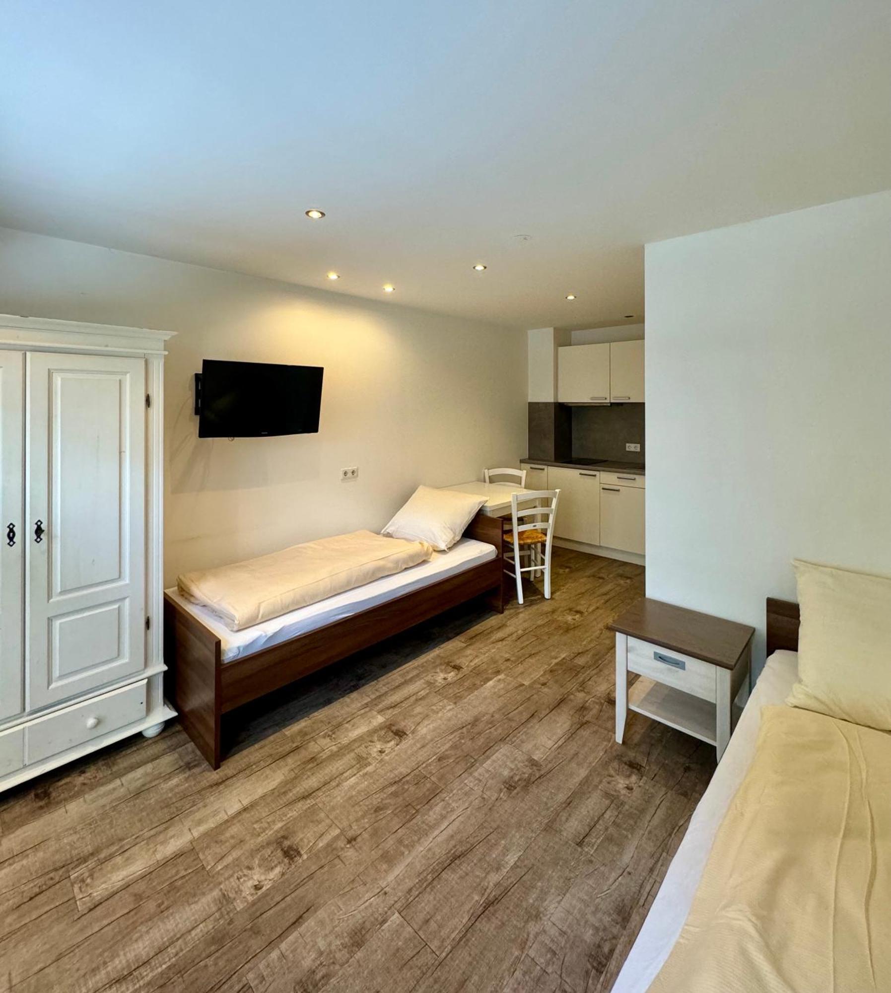 Skill Mountain Lodge - Ski Und Bike Hostel Im Sommer Mit Joker Card 萨尔巴赫 外观 照片