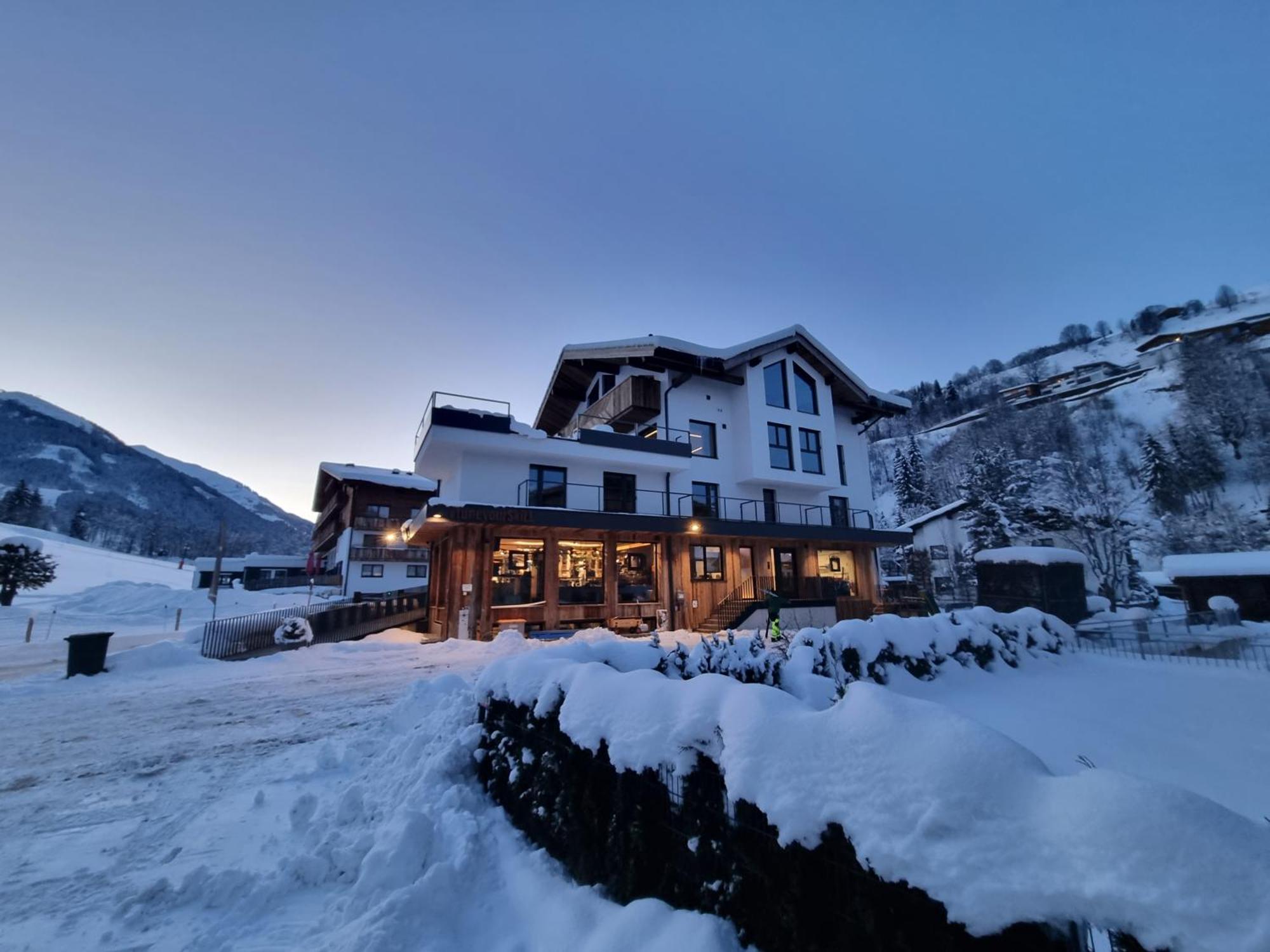 Skill Mountain Lodge - Ski Und Bike Hostel Im Sommer Mit Joker Card 萨尔巴赫 外观 照片