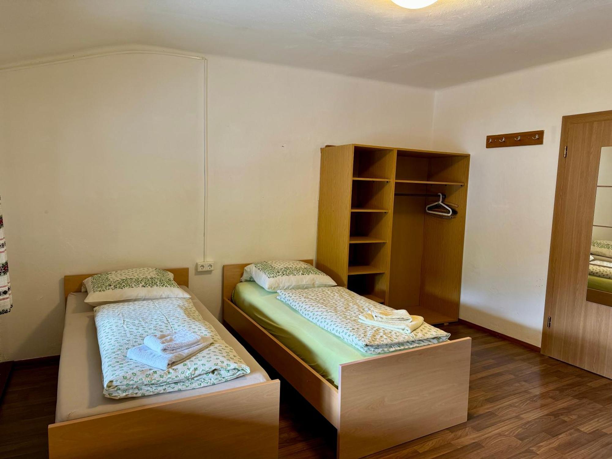 Skill Mountain Lodge - Ski Und Bike Hostel Im Sommer Mit Joker Card 萨尔巴赫 外观 照片